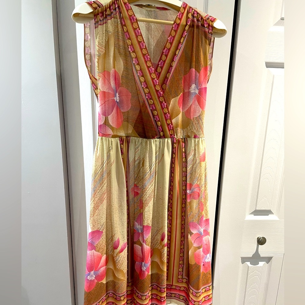 Vintage floral V neck dress
